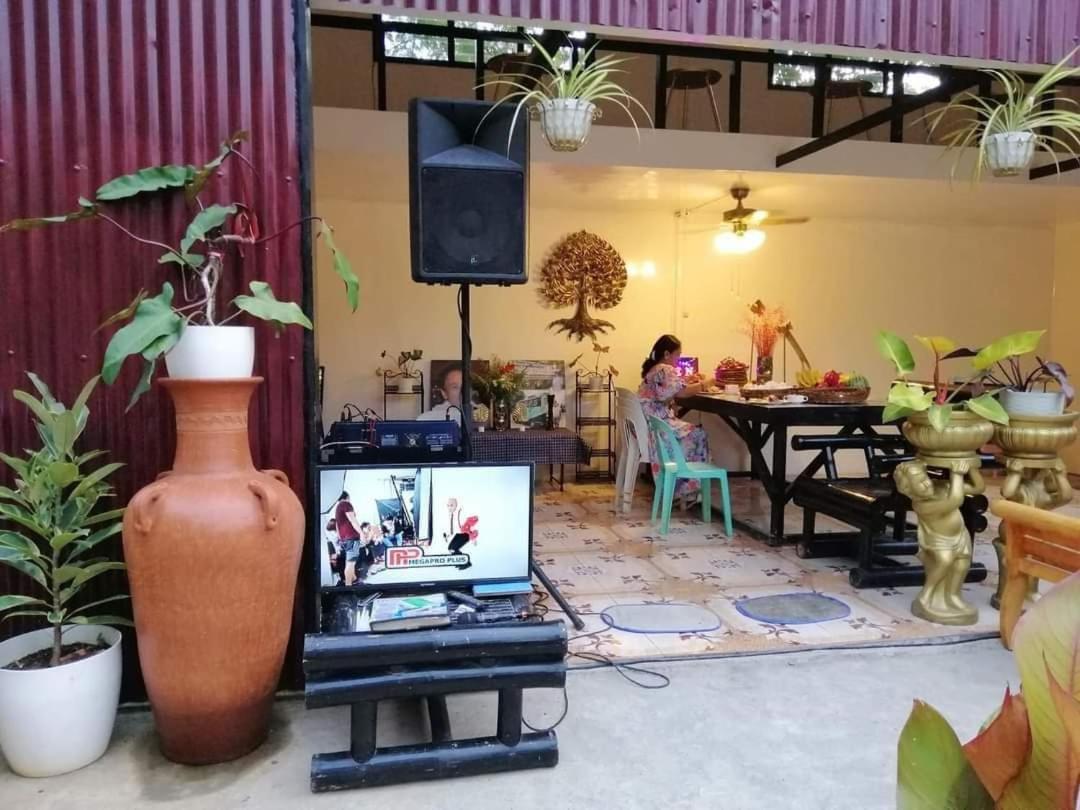 Edmund'S Garden Inn سيكويجور المظهر الخارجي الصورة