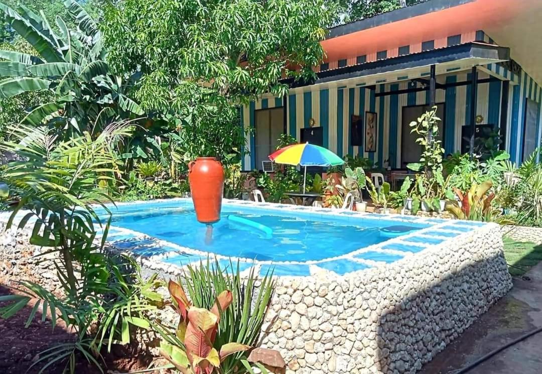 Edmund'S Garden Inn سيكويجور المظهر الخارجي الصورة