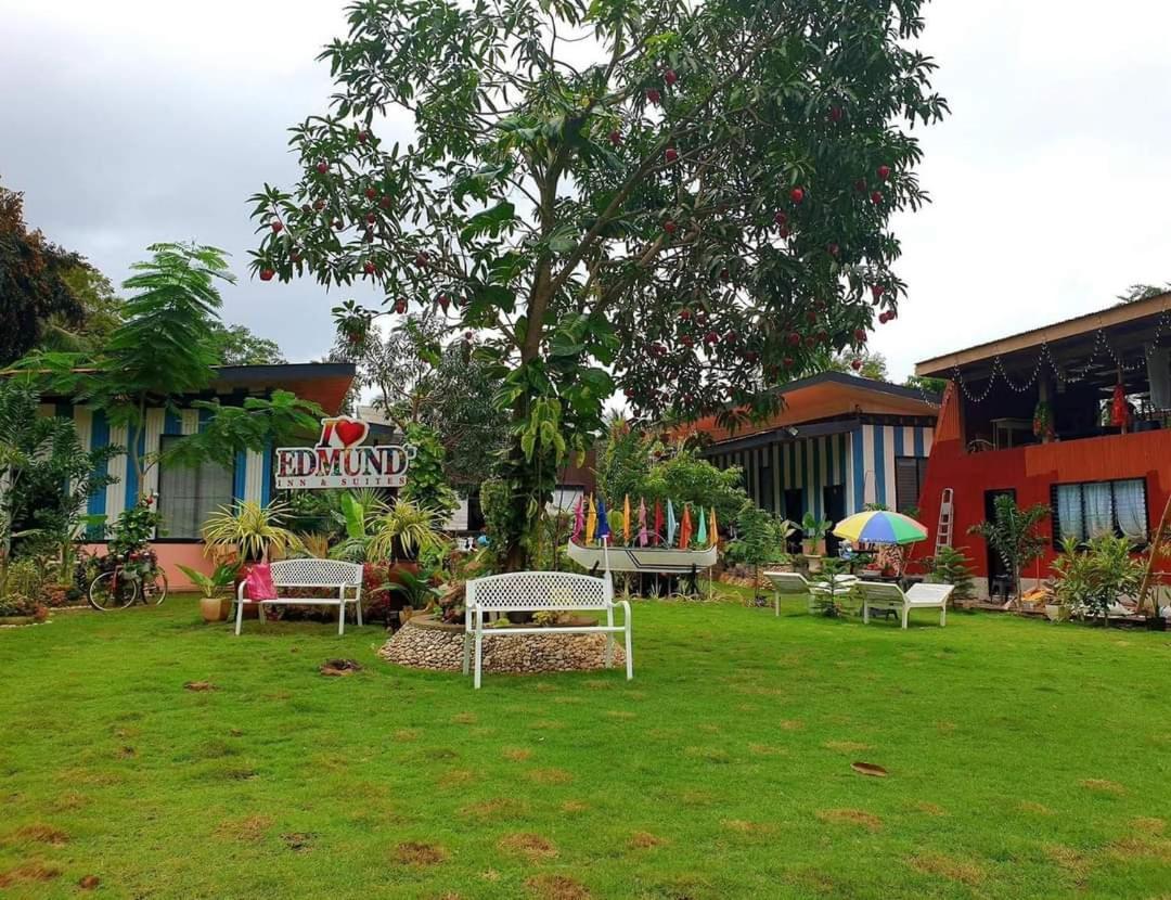 Edmund'S Garden Inn سيكويجور المظهر الخارجي الصورة